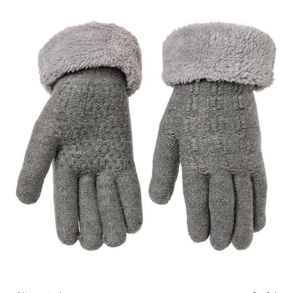 ☕️3️⃣for💲3️⃣0️⃣! Gloves and scarf set! - Picture 2 of 4